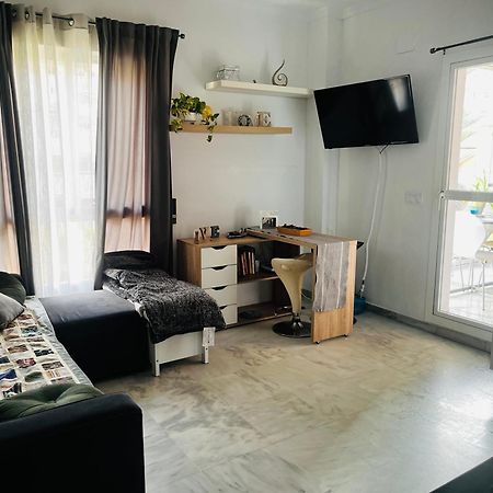 Апартаменты Piso En Zona Tranquila De - Torrequebrada Golf Бенальмадена Экстерьер фото