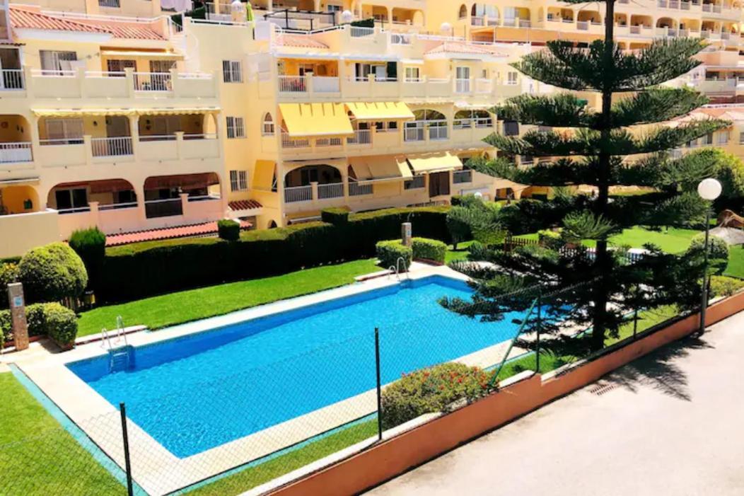 Апартаменты Piso En Zona Tranquila De - Torrequebrada Golf Бенальмадена Экстерьер фото